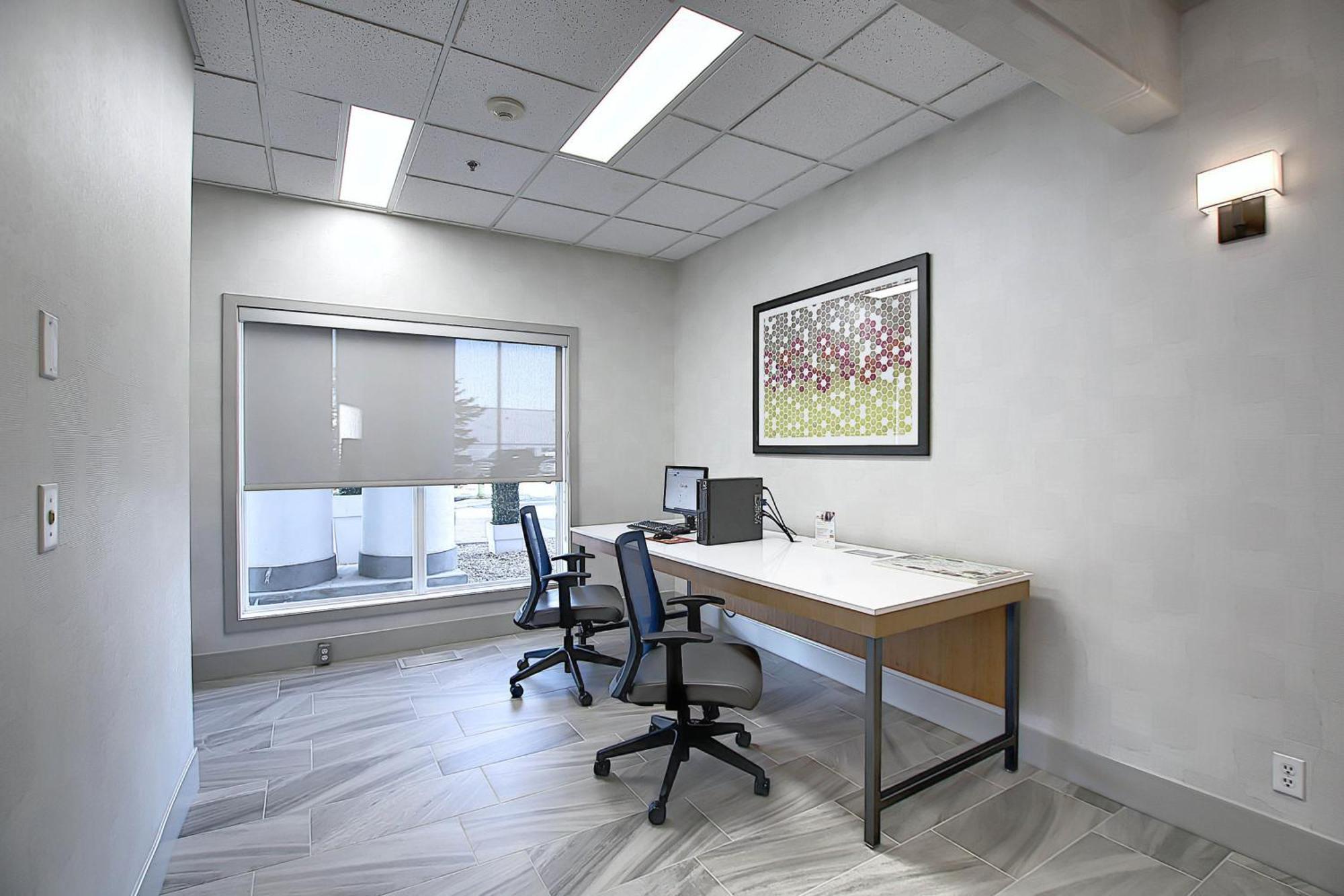 Holiday Inn Express Airport Calgary By Ihg Kültér fotó